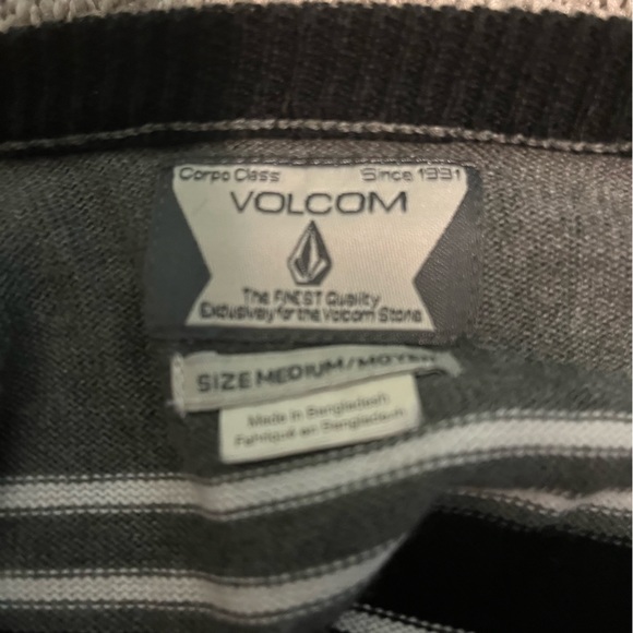 Volcom medium sweater - Picture 2 of 2